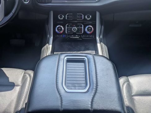 Used 2021 GMC Yukon Denali w/ Denali Premium Package AWD/4WD image 20