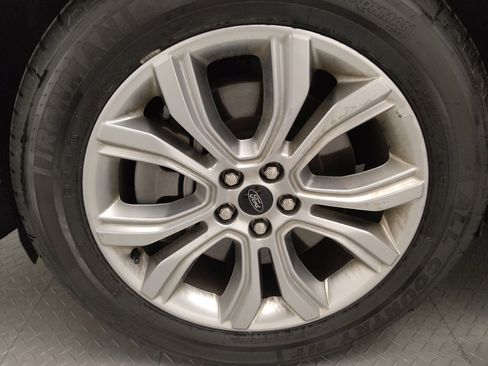 Used 2024 Ford Edge Titanium image 31