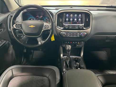 Certified 2022 Chevrolet Colorado Z71 w/ Z71 Midnight Edition image 12