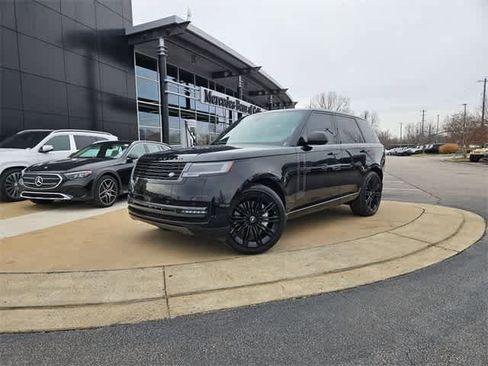 Used 2025 Land Rover Range Rover SE image 1