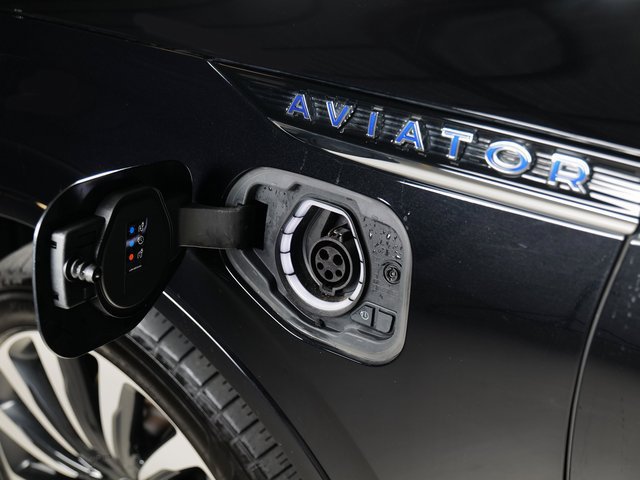 Used 2021 Lincoln Aviator Black Label Grand Touring w/ Class IV Trailer Tow Package AWD/4WD image 32