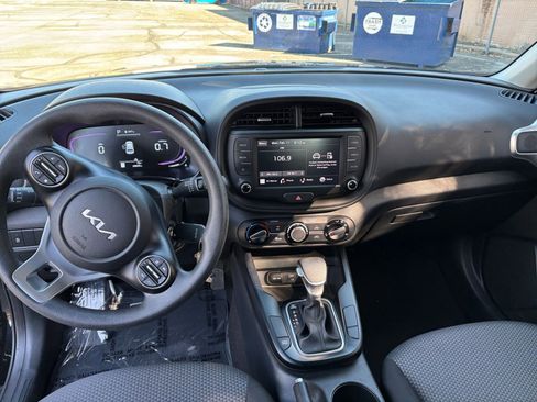 Used 2025 Kia Soul LX w/ LX Technology Package image 28