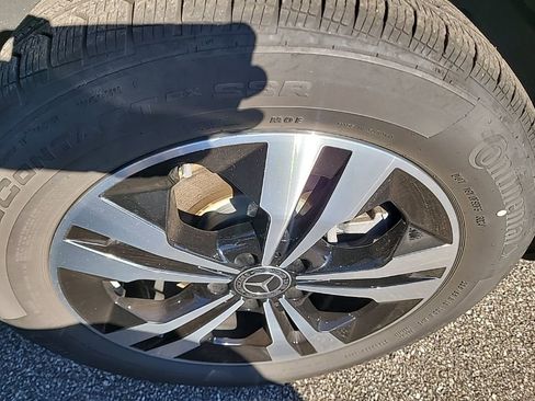 Used 2025 Mercedes-Benz GLB 250 image 14