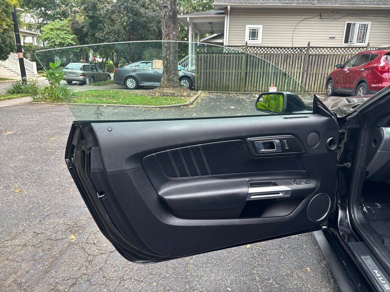 Used 2019 Ford Mustang Premium RWD image 10
