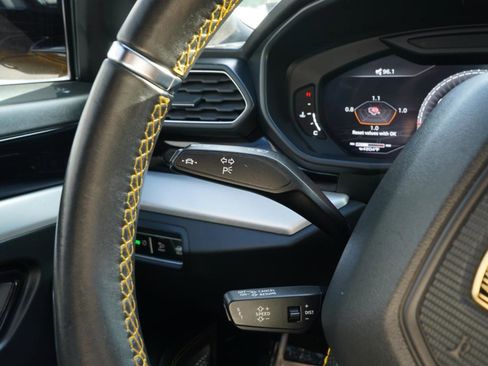 Used 2020 Lamborghini Urus AWD/4WD image 28