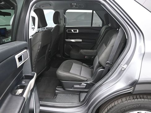 Used 2023 Ford Explorer XLT image 19