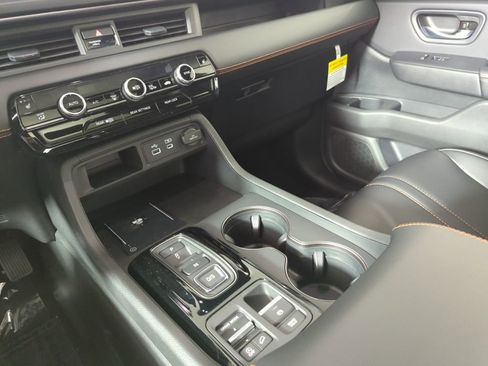 New 2025 Honda Pilot TrailSport image 24