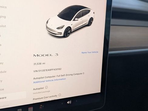 Used 2023 Tesla Model 3 Standard Range image 18