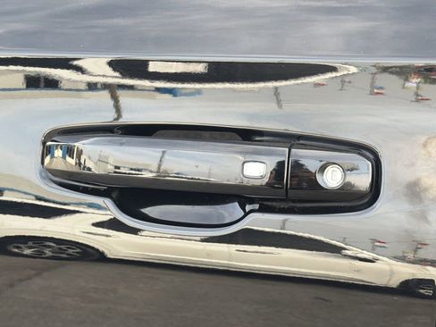 Used 2022 Chevrolet Tahoe RST w/ Sport Performance Package image 34