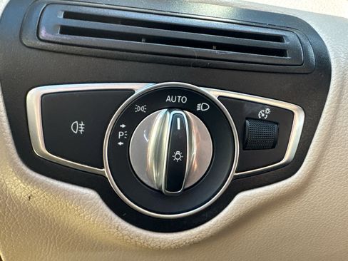 Used 2020 Mercedes-Benz GLC 300 GLC 300 image 32