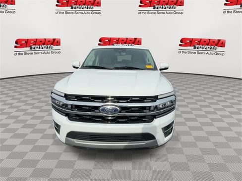 Used 2024 Ford Expedition Limited image 4
