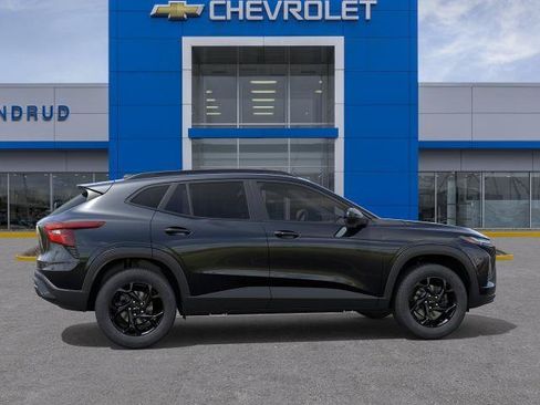 New 2026 Chevrolet Trax LT w/ Driver Confidence Package FWD image 5