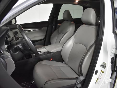 Certified 2023 INFINITI QX50 Luxe image 9