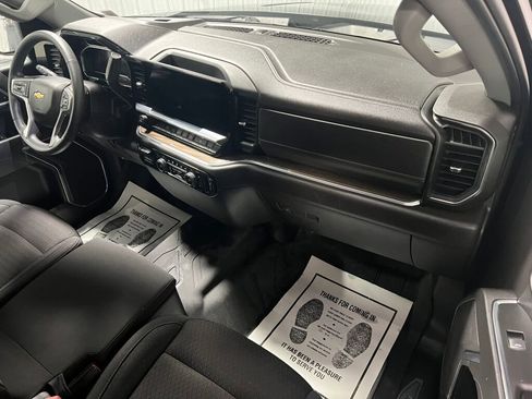 Used 2023 Chevrolet Silverado 1500 LT image 3