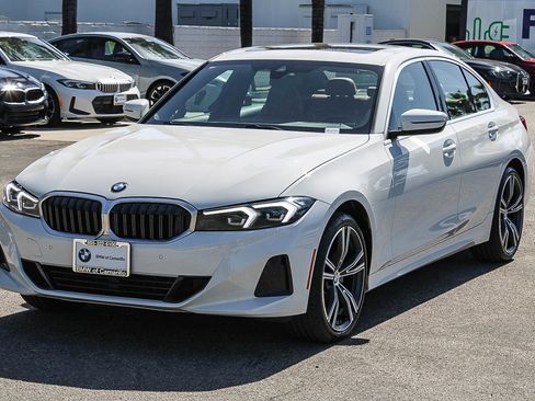 Certified 2024 BMW 330i Sedan w/ Convenience Package RWD image 3