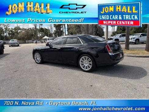 Used 2013 Chrysler 300 C image 4