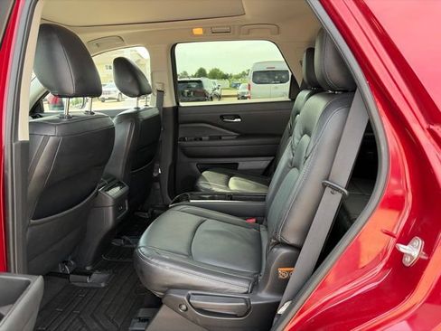 Used 2022 Nissan Pathfinder SV w/ SV Premium Package AWD/4WD image 35