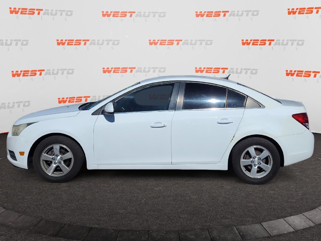 Used 2012 Chevrolet Cruze LT FWD image 2