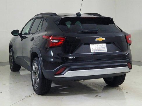 New 2026 Chevrolet Trax LT image 5
