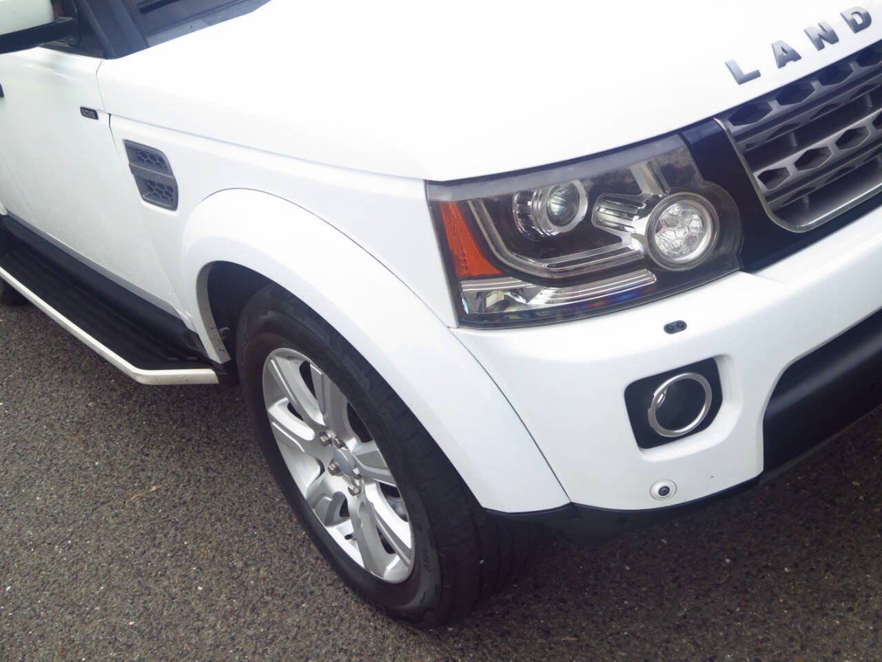 Used 2016 Land Rover LR4 HSE Silver Edition AWD/4WD image 31
