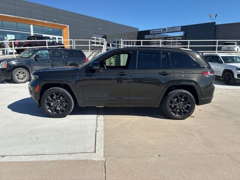 Used 2024 Jeep Grand Cherokee Limited 4xe image 2