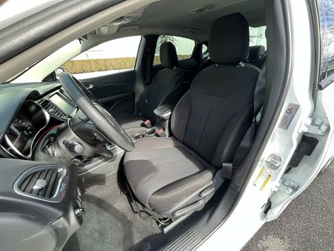 Used 2015 Dodge Dart SXT image 17