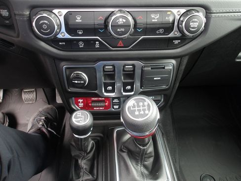 New 2025 Jeep Wrangler Rubicon image 14