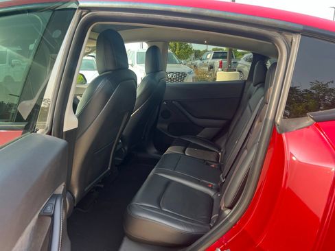 Used 2022 Tesla Model Y Performance AWD/4WD image 18