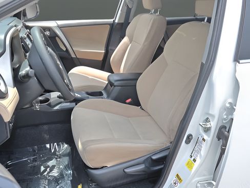 Used 2015 Toyota RAV4 XLE FWD image 13