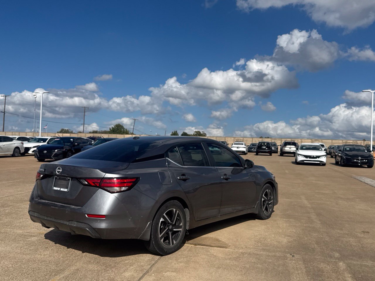 Used 2025 Nissan Sentra SV w/ Trunk Package FWD image 27