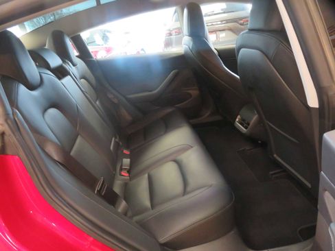 Used 2020 Tesla Model 3 Long Range image 23