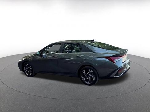Used 2025 Hyundai Elantra SEL FWD image 16