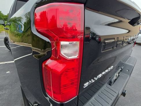 Used 2022 Chevrolet Silverado 1500 Custom Trail Boss AWD/4WD image 34
