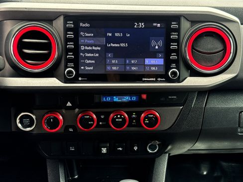 Used 2022 Toyota Tacoma TRD Sport AWD/4WD image 18