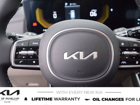 New 2026 Kia Carnival image 26