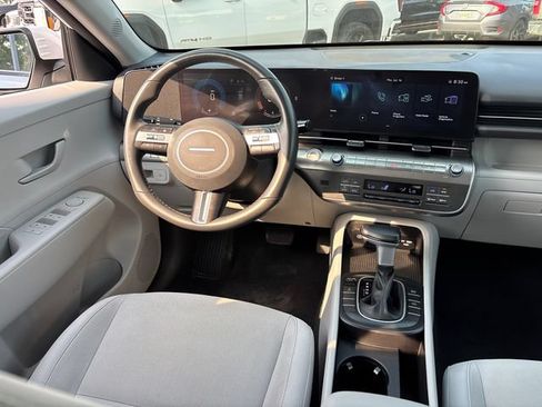 Used 2024 Hyundai Kona SEL AWD/4WD image 11
