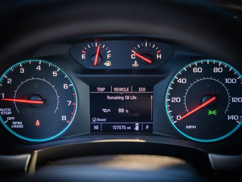 Used 2021 Chevrolet Traverse LS image 26