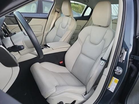 Used 2025 Volvo S60 T8 Ultra image 6