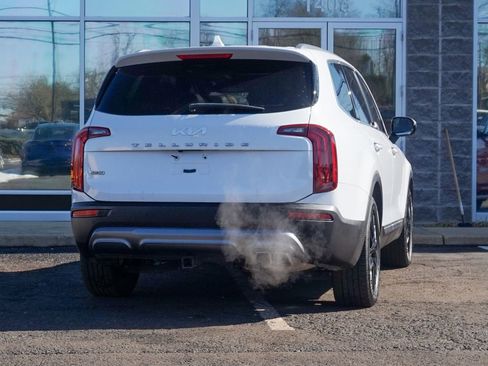 Used 2022 Kia Telluride SX w/ SX Prestige Package AWD/4WD image 3