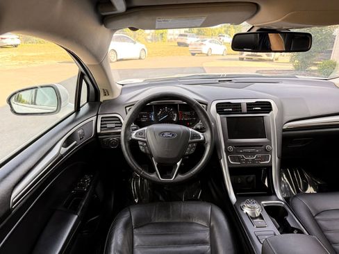 Used 2018 Ford Fusion SE w/ Equipment Group 602A FWD image 26