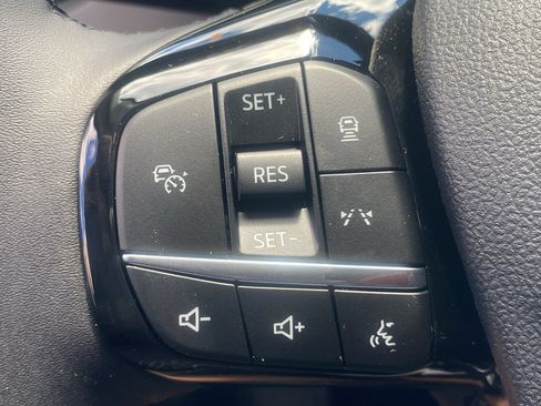 Used 2024 Ford Escape SE w/ PHEV Premium Package FWD image 11