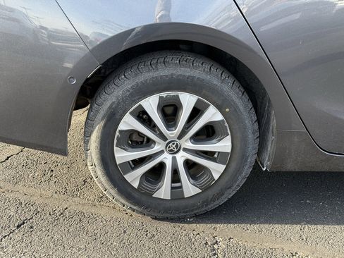 Used 2022 Toyota Prius XLE image 11