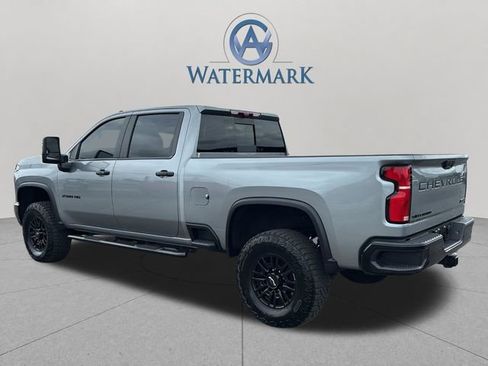 Used 2025 Chevrolet Silverado 2500 ZR2 w/ Technology Package AWD/4WD image 3