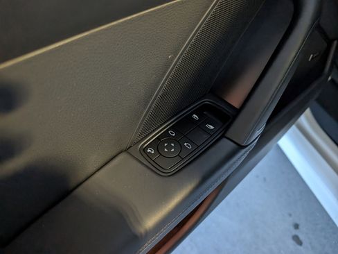 Used 2025 Porsche 911 Carrera image 33