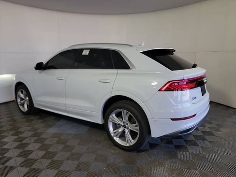Used 2023 Audi Q8 Premium w/ Convenience Package AWD/4WD image 4