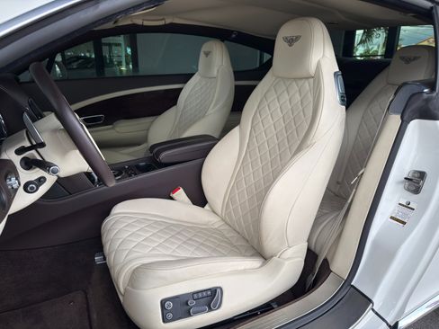 Used 2016 Bentley Continental GT image 16