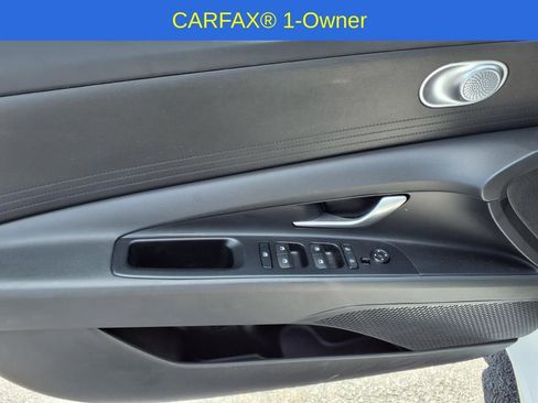 Used 2025 Hyundai Elantra SE image 8