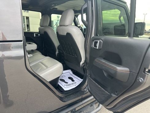 Used 2021 Jeep Gladiator Mojave image 17