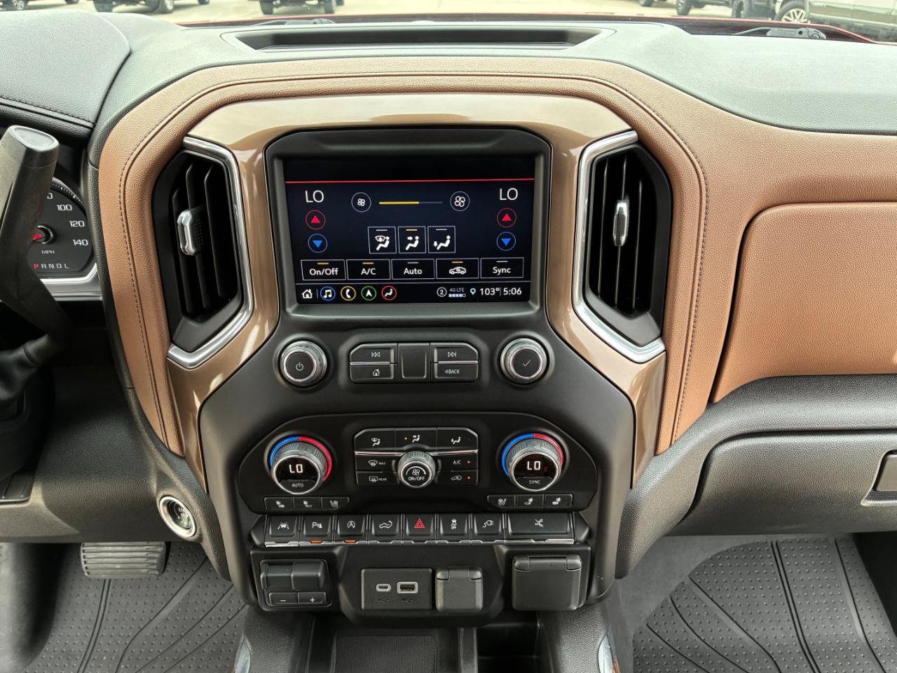 Used 2021 Chevrolet Silverado 1500 High Country w/ Technology Package AWD/4WD image 24