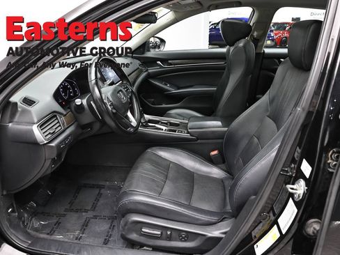 Used 2018 Honda Accord Touring image 14